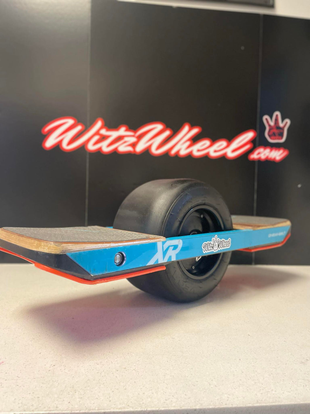LIKE NEW 4212 Onewheel XR w/ only 29 miles!  #42